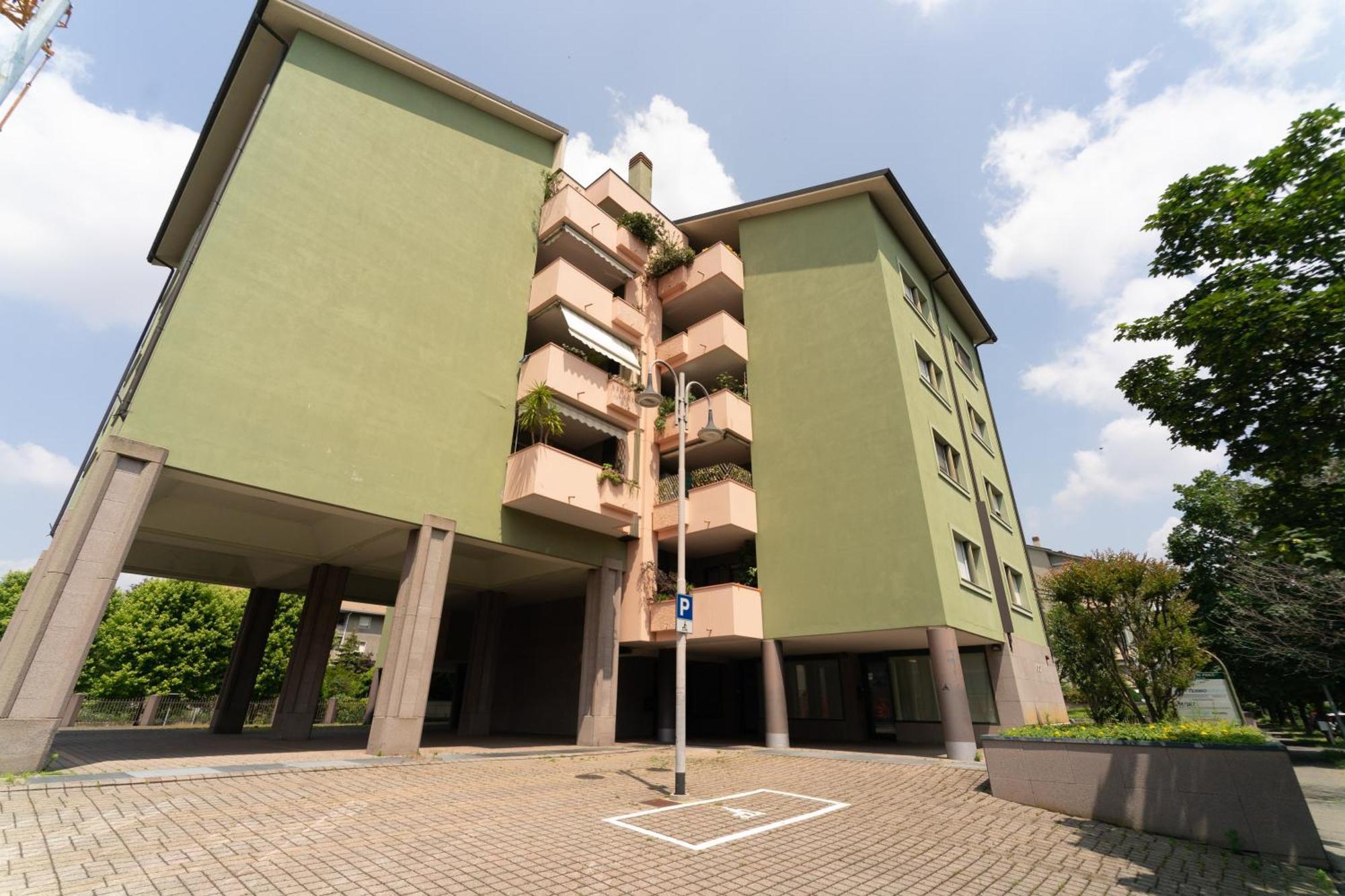 Oasis Luxury - A.C/Terrace/2Bedrooms Бергамо Экстерьер фото